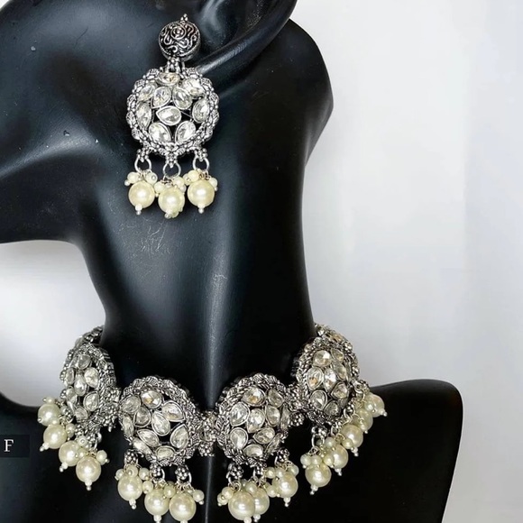 Chocker necklace set - Picture 3 of 4